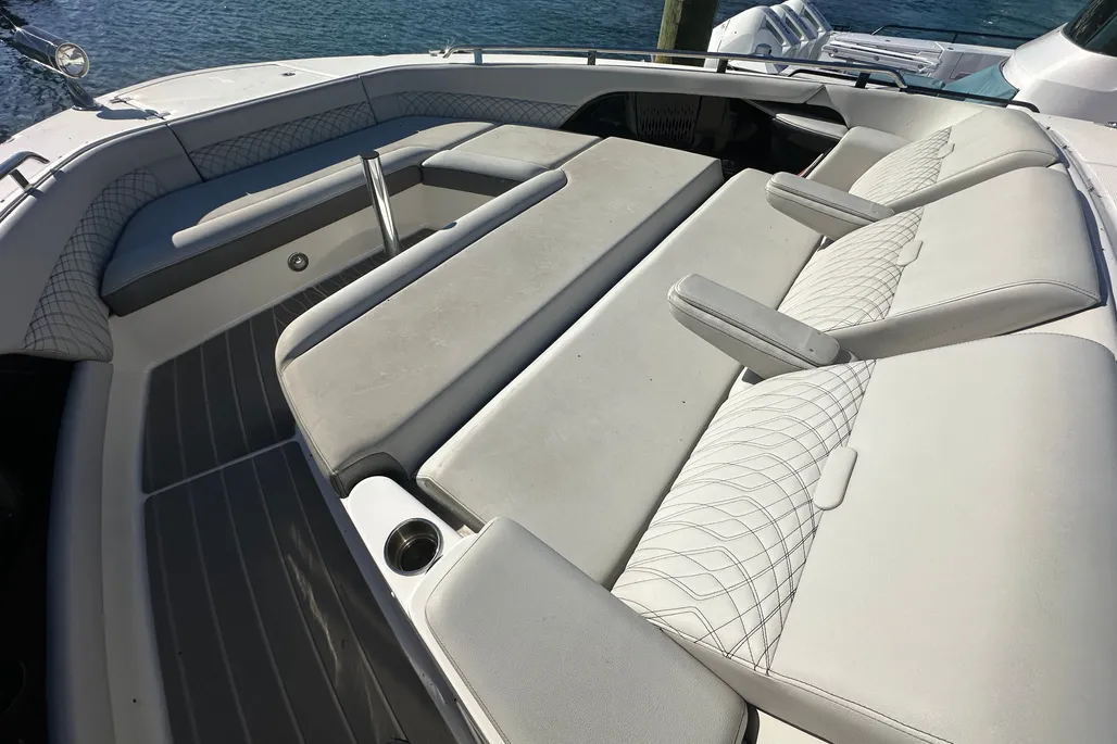 Forward bow sun pad