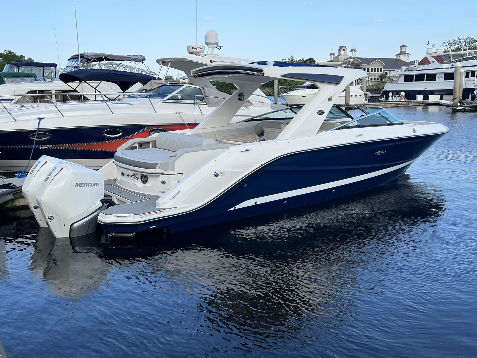 Sea Ray 310 SLX at the dock